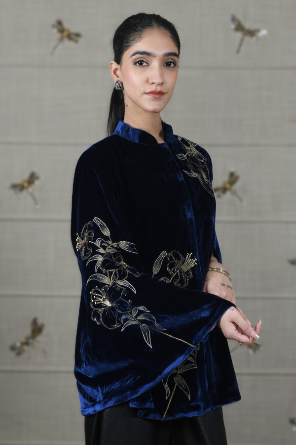 Mauli Velvet Lilly Vine Cape