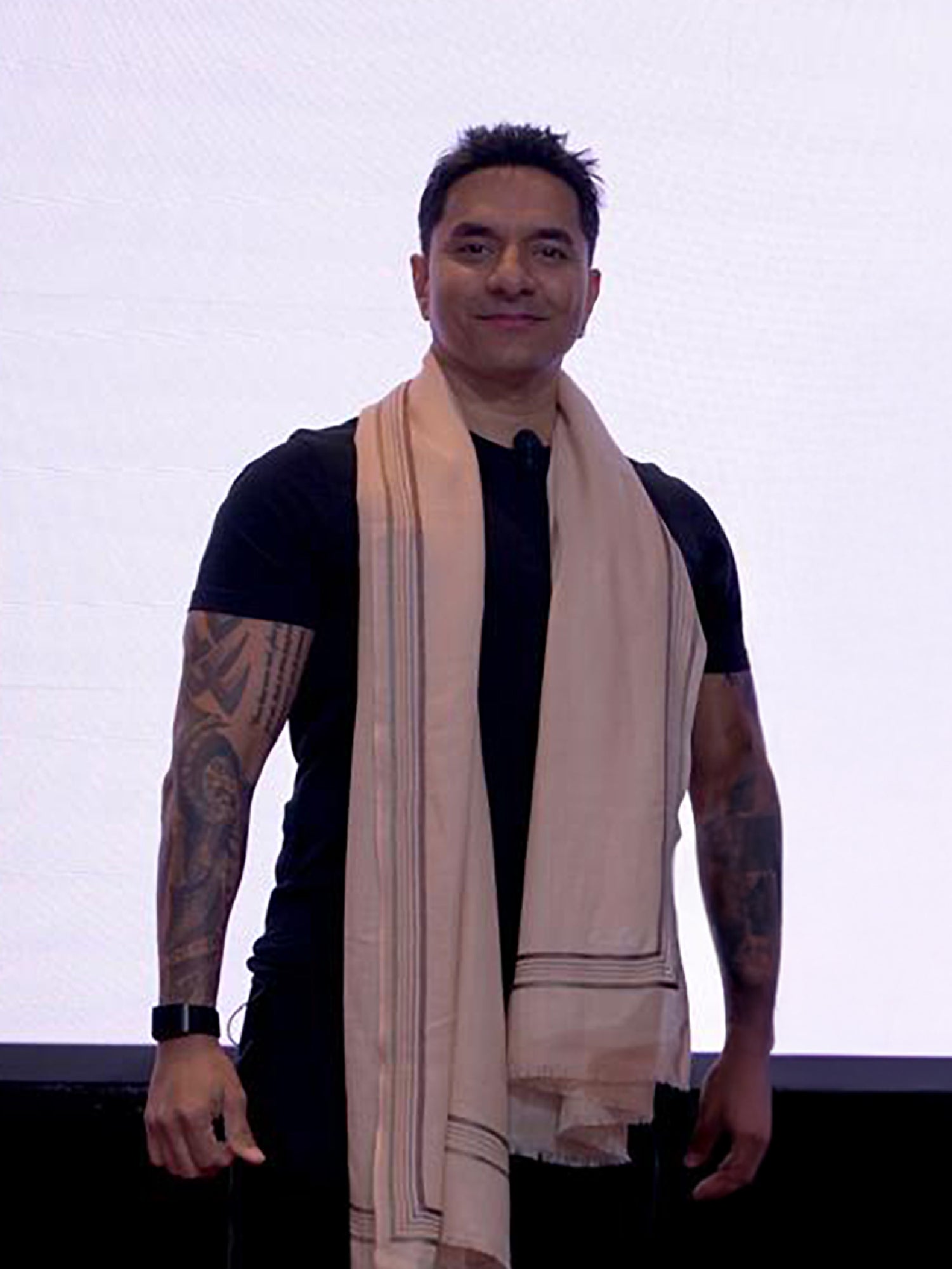 The Capitalist | Embroidered Fine Wool Silk Stole