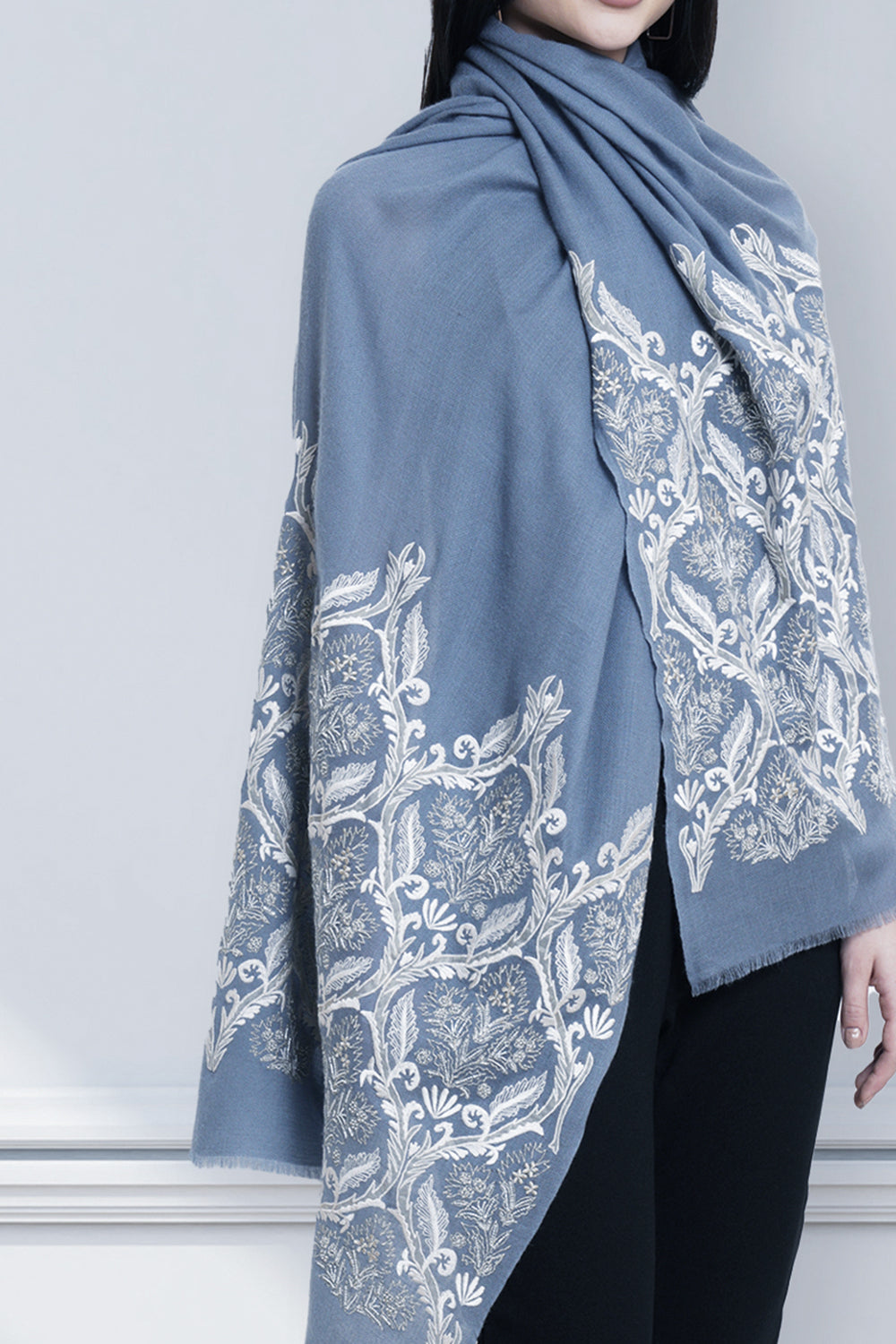 Royal Crest | Embroidered Pure Cashmere Stole